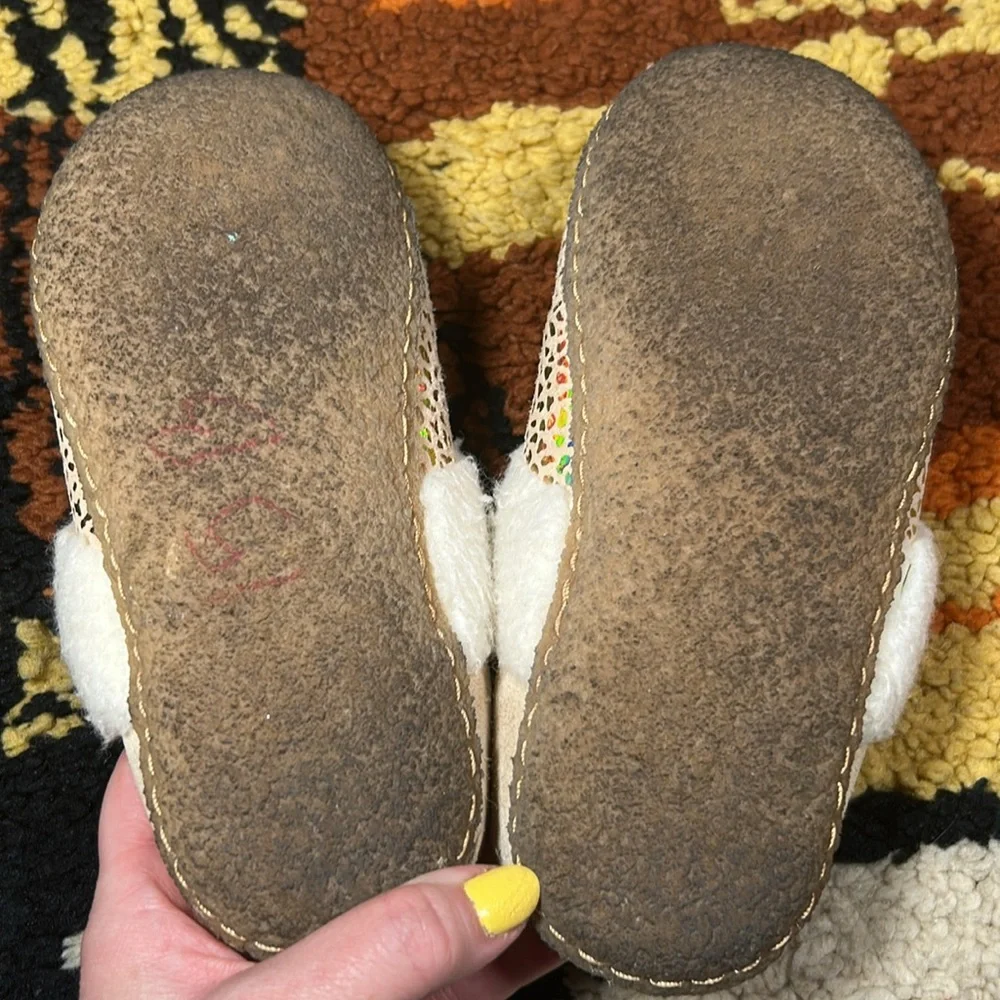 Cutie, kids, SOREL slip ons!!